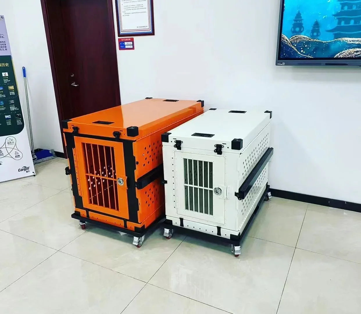 Heavy Duty Fully Collapsible Dog Crate Aluminium Alloy Medium and Large Dogs Dog Crate Folding Pet Car Crate Camping Travel